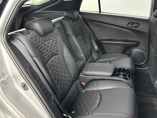 プリウスＰＨＶ Ｓセーフティプラス　アイドリングストップ　横滑り防止装置　クルーズコントロール　１オーナー　ナビＴＶ　地デジＴＶ　記録簿　キーフリー　スマートキー　ＤＶＤ　ＬＥＤライト　ミュージックプレイヤー接続可　ＥＴＣ車載器　イモビ（16枚目）