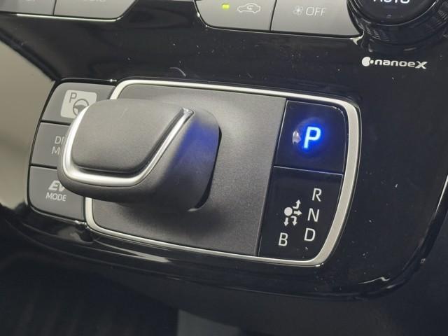 アクア Z パノラミックモニター LEDヘッドライト スマートキー 100V電源 イモビライザー アルミホイール オートクルーズコントロール 点検記録簿 フルセグTV ナビ&TV カーテンエアバッグ ETC(10枚目)