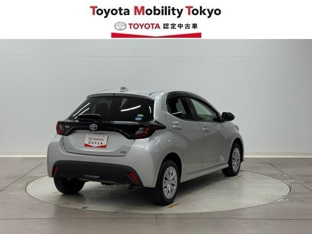 ヤリス ハイブリッドX サイドエアバッグ 盗難防止 ドラレコ VSC クルコン 4WD アイドリングストップ ETC スマートキー 寒冷地仕様 記録簿 ナビ オートエアコン ミュージックプレイヤー接続可 メモリーナビ ABS(3枚目)