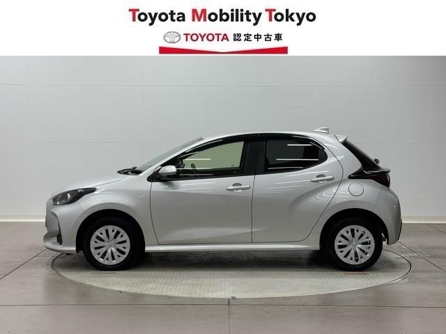 ヤリス ハイブリッドX サイドエアバッグ 盗難防止 ドラレコ VSC クルコン 4WD アイドリングストップ ETC スマートキー 寒冷地仕様 記録簿 ナビ オートエアコン ミュージックプレイヤー接続可 メモリーナビ ABS(4枚目)