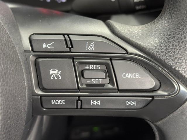 ヤリス ハイブリッドX サイドエアバッグ 盗難防止 ドラレコ VSC クルコン 4WD アイドリングストップ ETC スマートキー 寒冷地仕様 記録簿 ナビ オートエアコン ミュージックプレイヤー接続可 メモリーナビ ABS(12枚目)