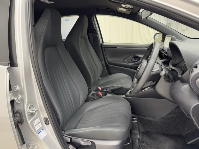 ヤリス ハイブリッドX サイドエアバッグ 盗難防止 ドラレコ VSC クルコン 4WD アイドリングストップ ETC スマートキー 寒冷地仕様 記録簿 ナビ オートエアコン ミュージックプレイヤー接続可 メモリーナビ ABS(15枚目)