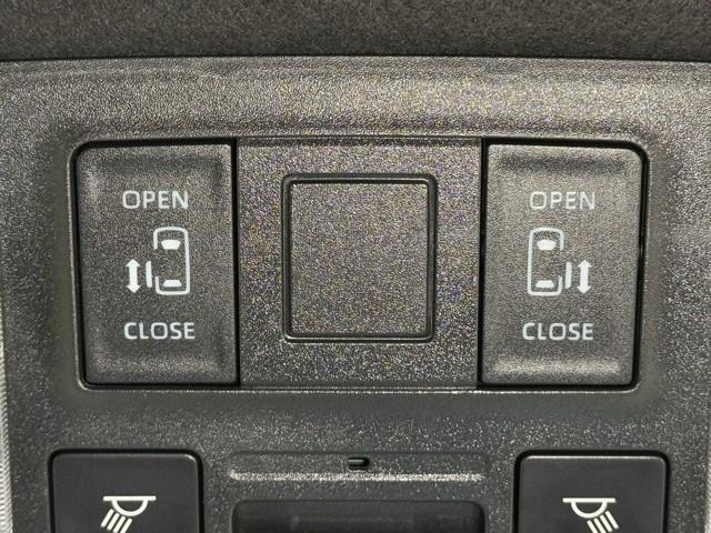 ノア ハイブリッドS-G 両電動ドア 衝突回避ブレーキ ダブルエアコン イモビ クルコン バックガイドモニター 横滑り防止装置 LEDヘッドライト ドライブレコーダー キーレス スマートキー 3列シート アイドリングストップ(12枚目)