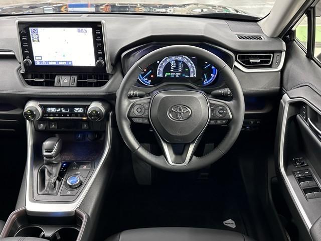 RAV4 ハイブリッドG 衝突被害軽減装置 ドライブレコーダ AC100V電源 ワンオーナ- バックモニター 整備記録簿 LEDヘッドライト スマキー 電動シ-ト AWD パワステ 横滑り防止装置 クルコン AAC ナビ AW(5枚目)