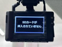 ドライブレコーダー装備してますよ。　思いでの記録や万が一の時の記録にも便利ですね。 7