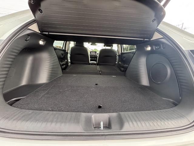 ZR-V e:HEVZ Pセンサー Bカメラ サイドエアバック パワ-シ-ト ナビTV LEDヘッドライト USB接続 地デジ Sヒーター サポカー ETC車載器 Dレコ パワーステアリング スマートキー(9枚目)