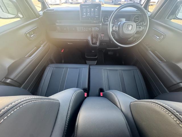 N-BOXカスタム ターボコーディネートスタイル オートクルーズ フルセグ対応 W電動ドア シートヒータ LED ESC リアカメラ ETC 整備記録簿 ソナー ベンチシート アイドリングストップ エアコン ドラレコ USB 両側電動ドア Rカメラ(4枚目)