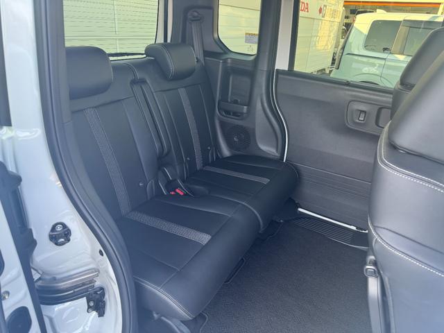 N-BOXカスタム ターボコーディネートスタイル オートクルーズ フルセグ対応 W電動ドア シートヒータ LED ESC リアカメラ ETC 整備記録簿 ソナー ベンチシート アイドリングストップ エアコン ドラレコ USB 両側電動ドア Rカメラ(6枚目)