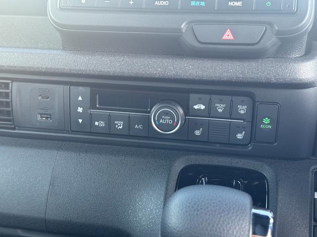 N-BOXカスタム ターボコーディネートスタイル オートクルーズ フルセグ対応 W電動ドア シートヒータ LED ESC リアカメラ ETC 整備記録簿 ソナー ベンチシート アイドリングストップ エアコン ドラレコ USB 両側電動ドア Rカメラ(11枚目)