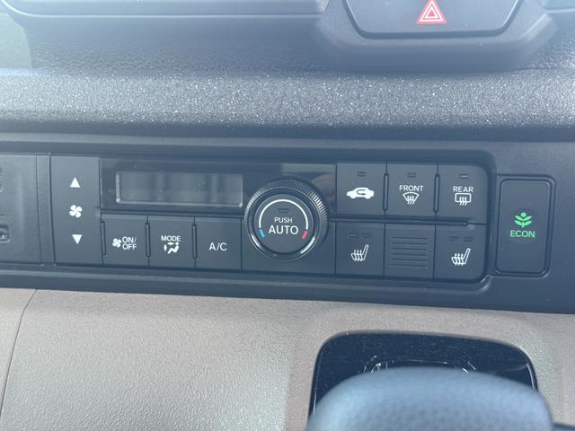 N-BOXジョイ ベースグレード 踏み間違い防止装置 Bカメラ 横滑り防止機能 LEDランプ 点検記録簿 クルーズコントロール パワーウィンドウ 前席シートヒーター スマートキー フルセグTV 両側電動ドア キーレス(11枚目)