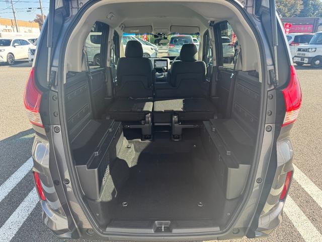 フリード＋ Ｇ・ホンダセンシング　プリクラッシュ　Ｂモニター　両側オートスライドドア　パワーウインド　スマートキー　両席エアバック　ＰＳ　フルセグ　アイドリングＳ　盗難警報装置　クルコン　横滑り防止機能　ＤＶＤ（8枚目）