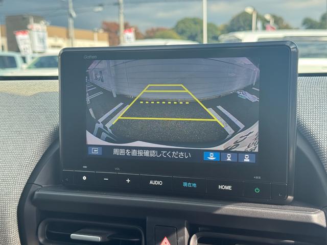 フリード エアー クルコン 横滑り防止機能 サイドカーテンエアバック USB フルオートエアコン 3列シート クリアランスソナー フルセグ キーレス LEDヘッドランプ 衝突軽減 パワーステアリング Bカメラ(3枚目)