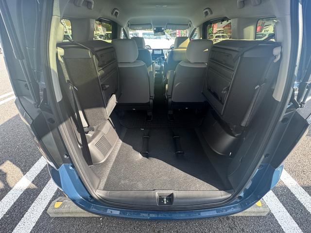 フリード エアー クルコン 横滑り防止機能 サイドカーテンエアバック USB フルオートエアコン 3列シート クリアランスソナー フルセグ キーレス LEDヘッドランプ 衝突軽減 パワーステアリング Bカメラ(9枚目)