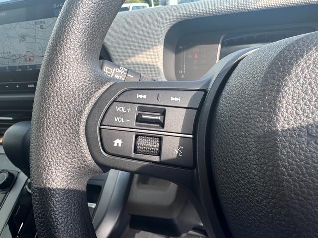 フリード エアー クルコン 横滑り防止機能 サイドカーテンエアバック USB フルオートエアコン 3列シート クリアランスソナー フルセグ キーレス LEDヘッドランプ 衝突軽減 パワーステアリング Bカメラ(13枚目)