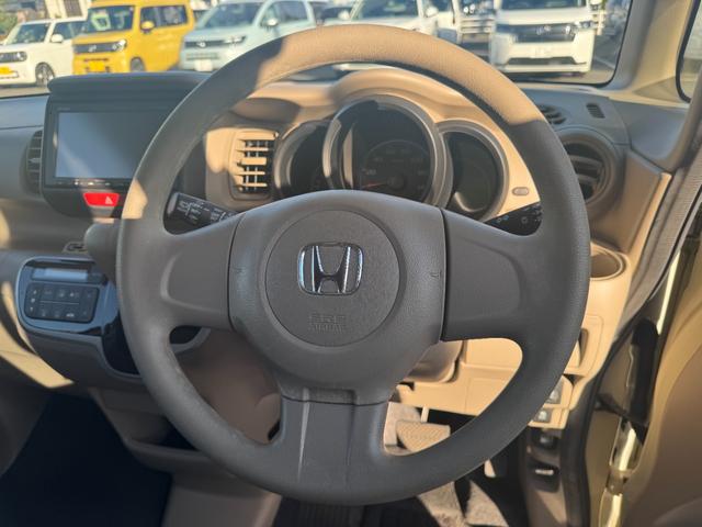 N-BOX G スマキ- AUTOエアコン イモビライザー フロントベンチシート WエアB ナビTV 両面スライドドア エアB キーフリーシステム DVD再生可能 PW 横滑防止 ワンセグTV パワーステアリング(16枚目)