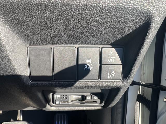 ステップワゴンスパーダ スパーダ・クールスピリットホンダセンシング　サイドエアバック　スマートキ　左右電動スライドドア　バックモニタ　Ｗエアコン　ナビ＆ＴＶ　三列シート　ＵＳＢ　助手席エアバッグ　ＡＡＣ　横滑り防止機能（18枚目）