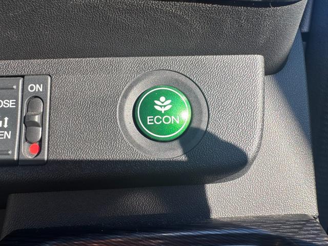 ステップワゴンスパーダ スパーダ・クールスピリットホンダセンシング　サイドエアバック　スマートキ　左右電動スライドドア　バックモニタ　Ｗエアコン　ナビ＆ＴＶ　三列シート　ＵＳＢ　助手席エアバッグ　ＡＡＣ　横滑り防止機能（22枚目）