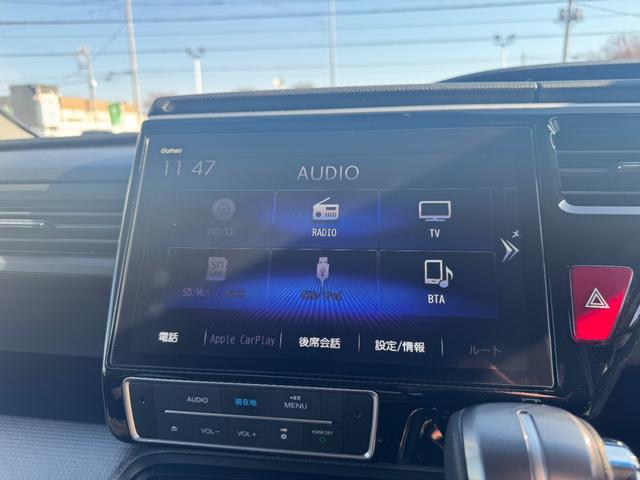 ステップワゴンスパーダ スパーダホンダセンシング　盗難防止　助手席エアバッグ　フロントカメラ　Ｗパワスラ　記録簿有　地デジ　サイドエアバッグ　ベンチシート　ＬＥＤライト　横滑り防止システム　オートエアコン　リアカメラ（12枚目）