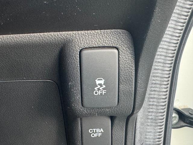 N-BOXカスタム GSSパッケージ 両側パワ-スライドドア LEDランプ TVナビ 整備記録簿 スマ-トキ- Bカメ ETC付き エアコン ESC A-STOP 盗難防止システム パワーウィンドウ DVD ABS(16枚目)