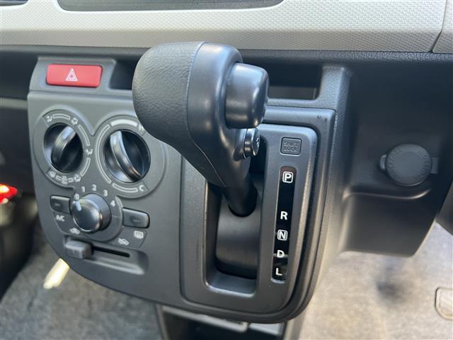 L /純正オーディオ/CD/AM/FM/AUX/スズキセーフティサポート/デュアルカメラブレーキサポート/レーンキープアシスト/アイドリングストップ/コーナーセンサー/シートヒーター/オートライト PS(31枚目)