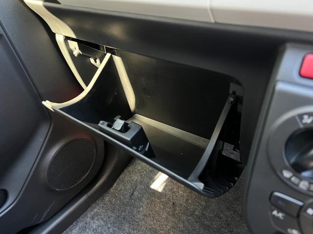 L /純正オーディオ/CD/AM/FM/AUX/スズキセーフティサポート/デュアルカメラブレーキサポート/レーンキープアシスト/アイドリングストップ/コーナーセンサー/シートヒーター/オートライト PS(46枚目)