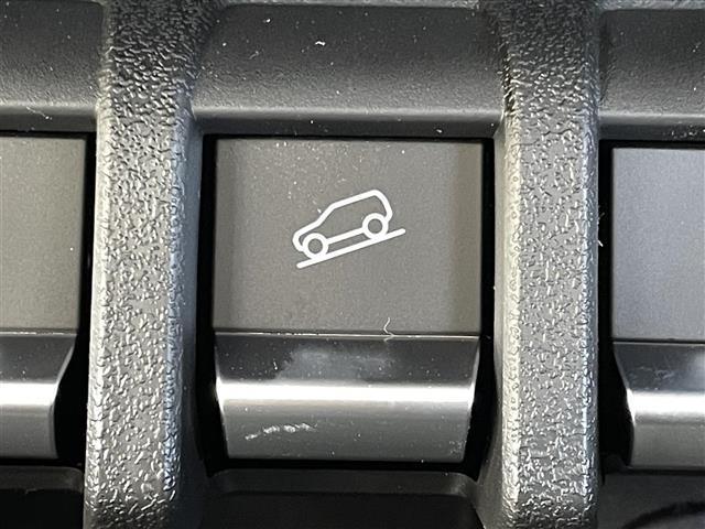 XC /届け出済み未使用車/スズキセーフサポート/デュアルブレーキサポート/誤発進抑制機能/車線逸脱防止/ふらつき警報/標識認識機能/ハイビームアシスト/シートヒーター/革巻きステアリング/スマートキー(9枚目)