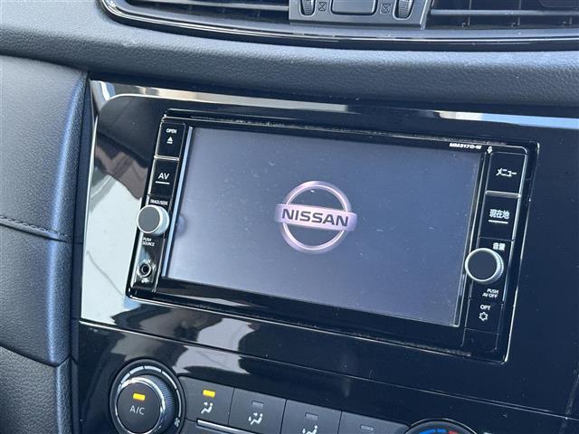 エクストレイル ２０Ｓ　純正７インチナビ／Ｂｌｕｅｔｏｏｔｈ／ＣＤ／ＤＶＤ／ＥＴＣ／４ＷＤ／リモコンキー／バックカメラ／オートライト／純正フロアマット／合皮シート／フルフラットシート／リアウウィンドウ曇り止め／純正１７ＳＷ／（3枚目）