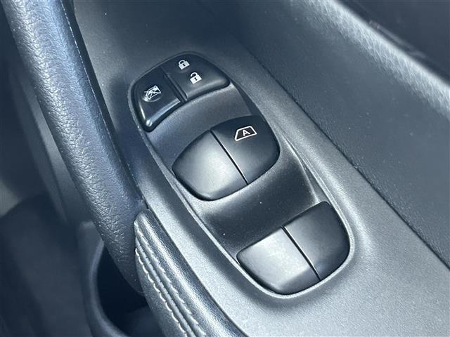 エクストレイル ２０Ｓ　純正７インチナビ／Ｂｌｕｅｔｏｏｔｈ／ＣＤ／ＤＶＤ／ＥＴＣ／４ＷＤ／リモコンキー／バックカメラ／オートライト／純正フロアマット／合皮シート／フルフラットシート／リアウウィンドウ曇り止め／純正１７ＳＷ／（20枚目）