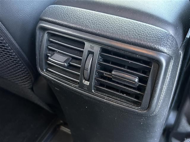 エクストレイル ２０Ｓ　純正７インチナビ／Ｂｌｕｅｔｏｏｔｈ／ＣＤ／ＤＶＤ／ＥＴＣ／４ＷＤ／リモコンキー／バックカメラ／オートライト／純正フロアマット／合皮シート／フルフラットシート／リアウウィンドウ曇り止め／純正１７ＳＷ／（24枚目）