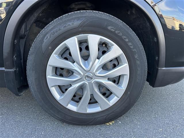 エクストレイル ２０Ｓ　純正７インチナビ／Ｂｌｕｅｔｏｏｔｈ／ＣＤ／ＤＶＤ／ＥＴＣ／４ＷＤ／リモコンキー／バックカメラ／オートライト／純正フロアマット／合皮シート／フルフラットシート／リアウウィンドウ曇り止め／純正１７ＳＷ／（42枚目）