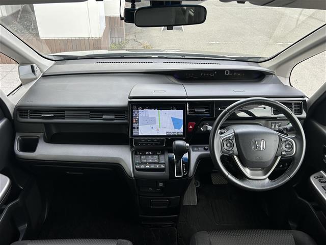 ステップワゴンスパーダ スパーダ　ホンダセンシング　８人乗り／純正１０型ナビ／バックカメラ／Ｂｌｕｅｔｏｏｔｈ／ＣＤ／ＤＶＤ／ＦＭ／ＡＭ／純正後席モニター／両側電動スライドドア／ＥＴＣ／追従クルコン後席オートエアコン／ＬＥＤヘッドライト／純正１６ＡＷ／（2枚目）
