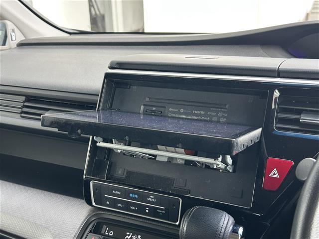 ステップワゴンスパーダ スパーダ　ホンダセンシング　８人乗り／純正１０型ナビ／バックカメラ／Ｂｌｕｅｔｏｏｔｈ／ＣＤ／ＤＶＤ／ＦＭ／ＡＭ／純正後席モニター／両側電動スライドドア／ＥＴＣ／追従クルコン後席オートエアコン／ＬＥＤヘッドライト／純正１６ＡＷ／（7枚目）