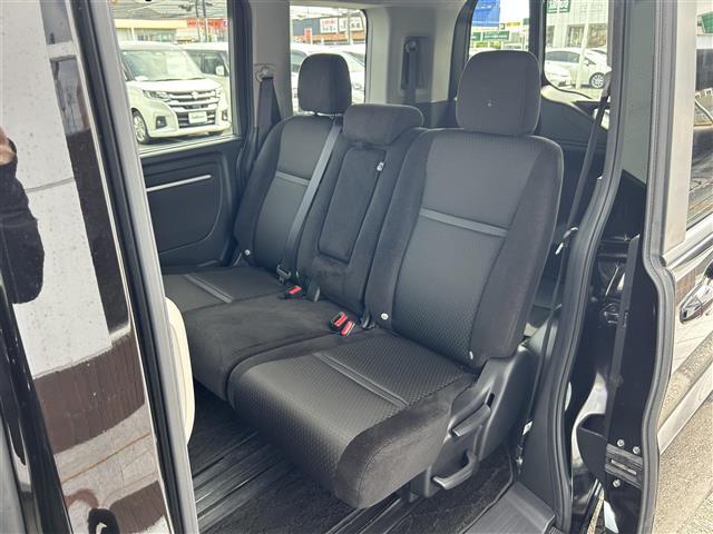 ステップワゴンスパーダ スパーダ　ホンダセンシング　８人乗り／純正１０型ナビ／バックカメラ／Ｂｌｕｅｔｏｏｔｈ／ＣＤ／ＤＶＤ／ＦＭ／ＡＭ／純正後席モニター／両側電動スライドドア／ＥＴＣ／追従クルコン後席オートエアコン／ＬＥＤヘッドライト／純正１６ＡＷ／（30枚目）