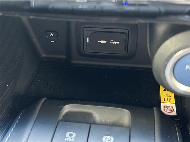ハリアーハイブリッド Ｚ　レザーパッケージ　純正１２．３型ナビ／Ｂｌｕｅｔｏｏｔｈ／フルセグＴＶ／ＪＢＬサウンド／ＥＴＣ２．０／純正フルエアロ／シートヒーター／デジタルインナーミラー／ガラスルーフ／電動リアゲート／オートハイビーム／純正１９ＡＷ（17枚目）