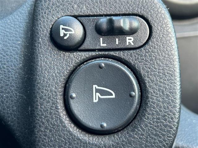 フィットハイブリッド スマートセレクション 社外7型ナビ/CD/DVD/FM/AM/USB/ワンセグTV/バックカメラ/オートライト/ETC車載器/スマートキー/クルーズコントロール/純正フロアマット/エアバッグ/オートエアコン/純正15AW/(12枚目)