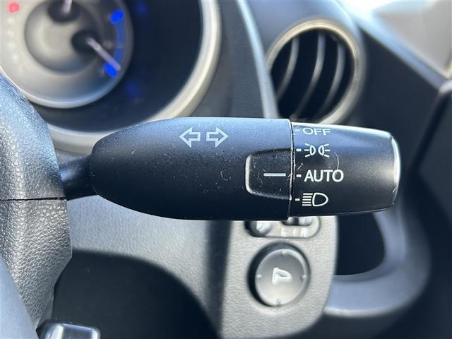 フィットハイブリッド スマートセレクション 社外7型ナビ/CD/DVD/FM/AM/USB/ワンセグTV/バックカメラ/オートライト/ETC車載器/スマートキー/クルーズコントロール/純正フロアマット/エアバッグ/オートエアコン/純正15AW/(15枚目)