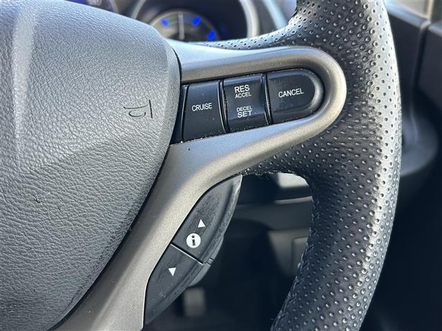 フィットハイブリッド スマートセレクション 社外7型ナビ/CD/DVD/FM/AM/USB/ワンセグTV/バックカメラ/オートライト/ETC車載器/スマートキー/クルーズコントロール/純正フロアマット/エアバッグ/オートエアコン/純正15AW/(17枚目)