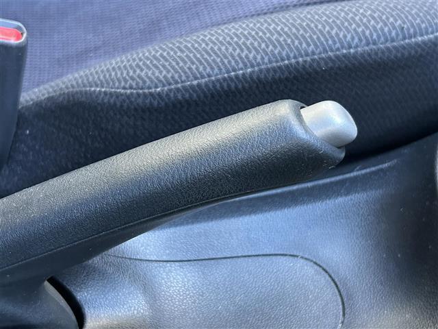 フィットハイブリッド スマートセレクション 社外7型ナビ/CD/DVD/FM/AM/USB/ワンセグTV/バックカメラ/オートライト/ETC車載器/スマートキー/クルーズコントロール/純正フロアマット/エアバッグ/オートエアコン/純正15AW/(22枚目)