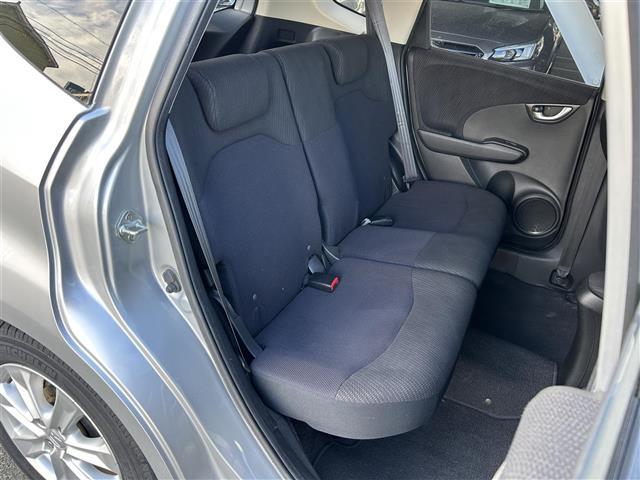 フィットハイブリッド スマートセレクション 社外7型ナビ/CD/DVD/FM/AM/USB/ワンセグTV/バックカメラ/オートライト/ETC車載器/スマートキー/クルーズコントロール/純正フロアマット/エアバッグ/オートエアコン/純正15AW/(25枚目)