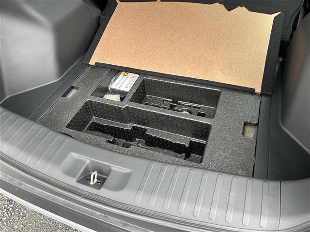 ＷＲ－Ｖ Ｚ　ブラックスタイル　登録済未使用車／ホンダセンシング／追従クルコン／純正ＬＥＤヘッドライト／オートライト／オートハイビーム／横滑り防止装置／衝突被害軽減／レーンキープアシスト／プッシュスタート／スマートキー／純正１７ＡＷ（32枚目）