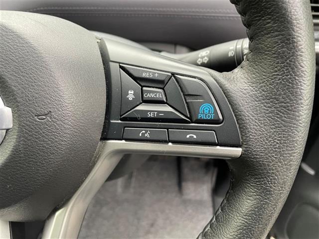セレナ e-パワー ハイウェイスターV メモリーナビ ETC バックカメラ 両側電動スライドドア 3列シート フルセグ 全周囲カメラ シートヒーター オートクルーズコントロール DVD再生 衝突防止システム LEDヘッドランプ スマートキー(11枚目)