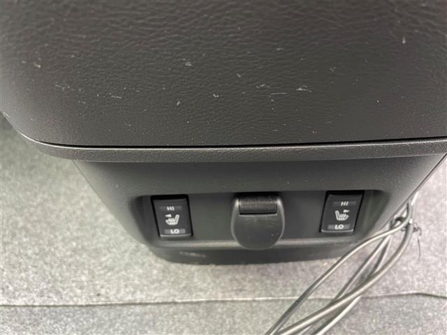 セレナ e-パワー ハイウェイスターV メモリーナビ ETC バックカメラ 両側電動スライドドア 3列シート フルセグ 全周囲カメラ シートヒーター オートクルーズコントロール DVD再生 衝突防止システム LEDヘッドランプ スマートキー(12枚目)
