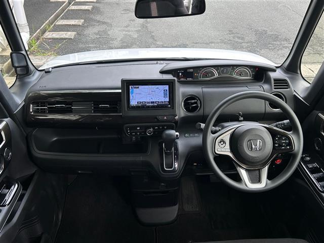N-BOXカスタム G・Lホンダセンシング 社外7型ナビ/DVD/SD/Bluetooth/USB/フルセグTV/スマートキー/クルーズコントロール/片側電動スライド/純正フロアマット/LEDライト/オートライト/オートハイビーム/純正14AW(2枚目)