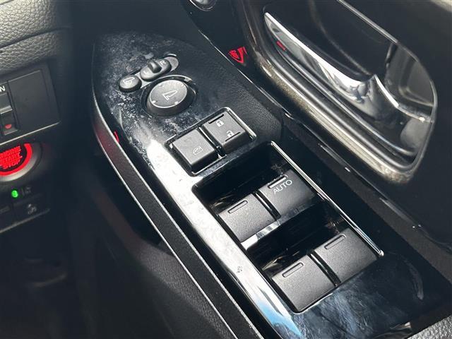 N-BOXカスタム G・Lホンダセンシング 社外7型ナビ/DVD/SD/Bluetooth/USB/フルセグTV/スマートキー/クルーズコントロール/片側電動スライド/純正フロアマット/LEDライト/オートライト/オートハイビーム/純正14AW(23枚目)