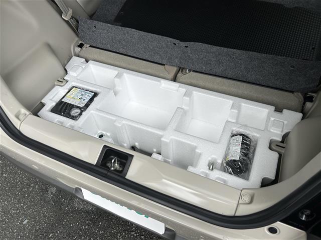 アルトラパン Ｌ　社外７インチナビ／ＣＤ／ＳＤ／Ｂｌｕｅｔｏｏｔｈ／ＵＳＢ／ｉＰｏｄ／ワンセグＴＶ／ＥＴＣ／バックカメラ／ドラレコ／オートライト／コーナーセンサー／レーンキープアシスト／プッシュスタート／純正１４ＳＷ／（32枚目）