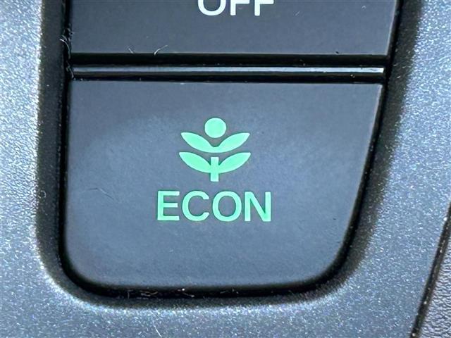 フリード G・ホンダセンシング 社外7インチナビ/Bluetooth/CD/DVD/ホンダセンシング/クルーズコントロール/ETC/両側パワースライドドア/レーンキープアシスト/3列シート/チップアップシート/ドラレコ/純正15AW(8枚目)