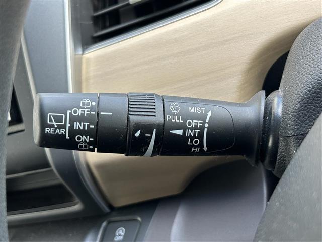 フリード G・ホンダセンシング 社外7インチナビ/Bluetooth/CD/DVD/ホンダセンシング/クルーズコントロール/ETC/両側パワースライドドア/レーンキープアシスト/3列シート/チップアップシート/ドラレコ/純正15AW(16枚目)