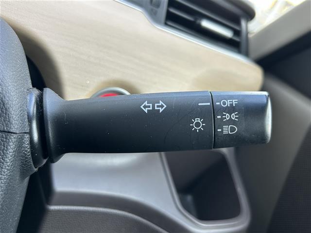 フリード G・ホンダセンシング 社外7インチナビ/Bluetooth/CD/DVD/ホンダセンシング/クルーズコントロール/ETC/両側パワースライドドア/レーンキープアシスト/3列シート/チップアップシート/ドラレコ/純正15AW(17枚目)