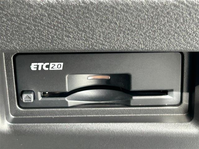 セレナ e-パワー ハイウェイスターV 12.3型NissanConnectナビ/FM/AM/フルセグTV/Bluetooth/ETC2.0/前後ドラレコ/プロパイロット/アラウンドビューモニター/ワイヤレス充電/追従クルコン/純正16AW(11枚目)