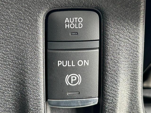 セレナ e-パワー ハイウェイスターV 12.3型NissanConnectナビ/FM/AM/フルセグTV/Bluetooth/ETC2.0/前後ドラレコ/プロパイロット/アラウンドビューモニター/ワイヤレス充電/追従クルコン/純正16AW(18枚目)